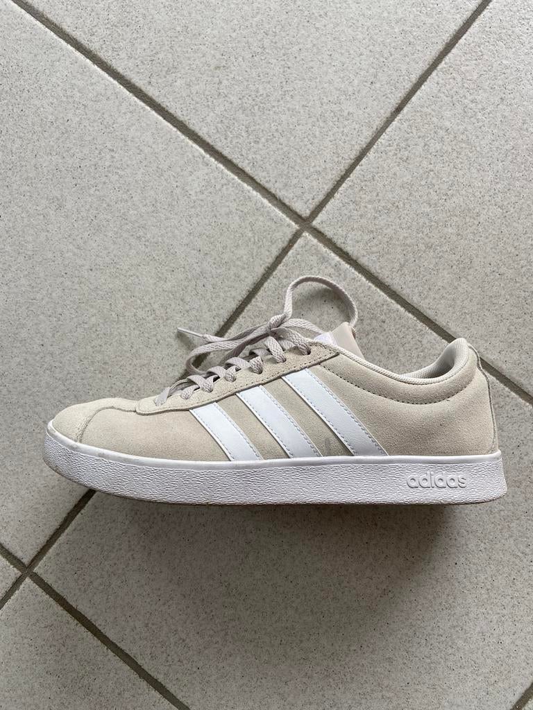 adidas art da9888. 39 1/3, Ophalen of Verzenden, Zo goed als nieuw, Beige