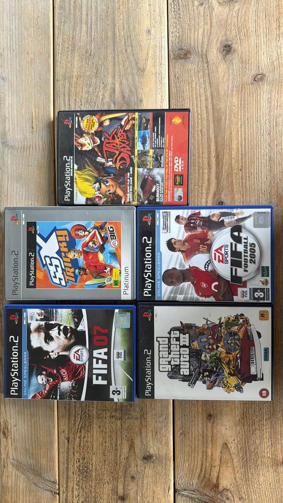 5 PlayStation 2 -games in dvd-box, Ophalen, Zo goed als nieuw