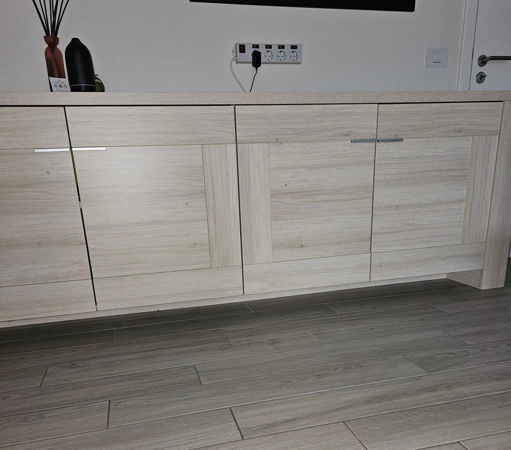 Dressoir + Hoge kasten (lichte kleur), Huis en Inrichting, Ophalen