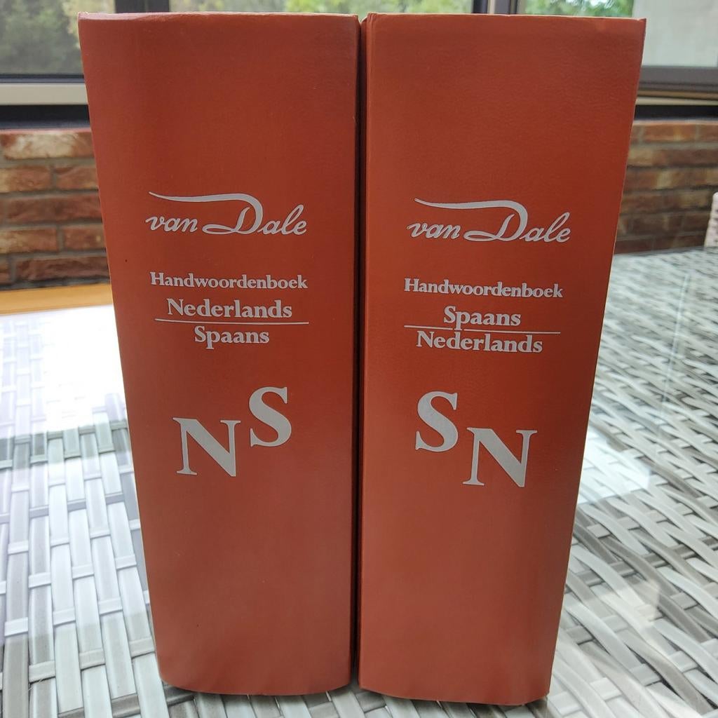 Van Dale woordenboek Nederlands Spaans  Spaans Nederlands, Boeken, Ophalen, Zo goed als nieuw, Van Dale, Nederlands