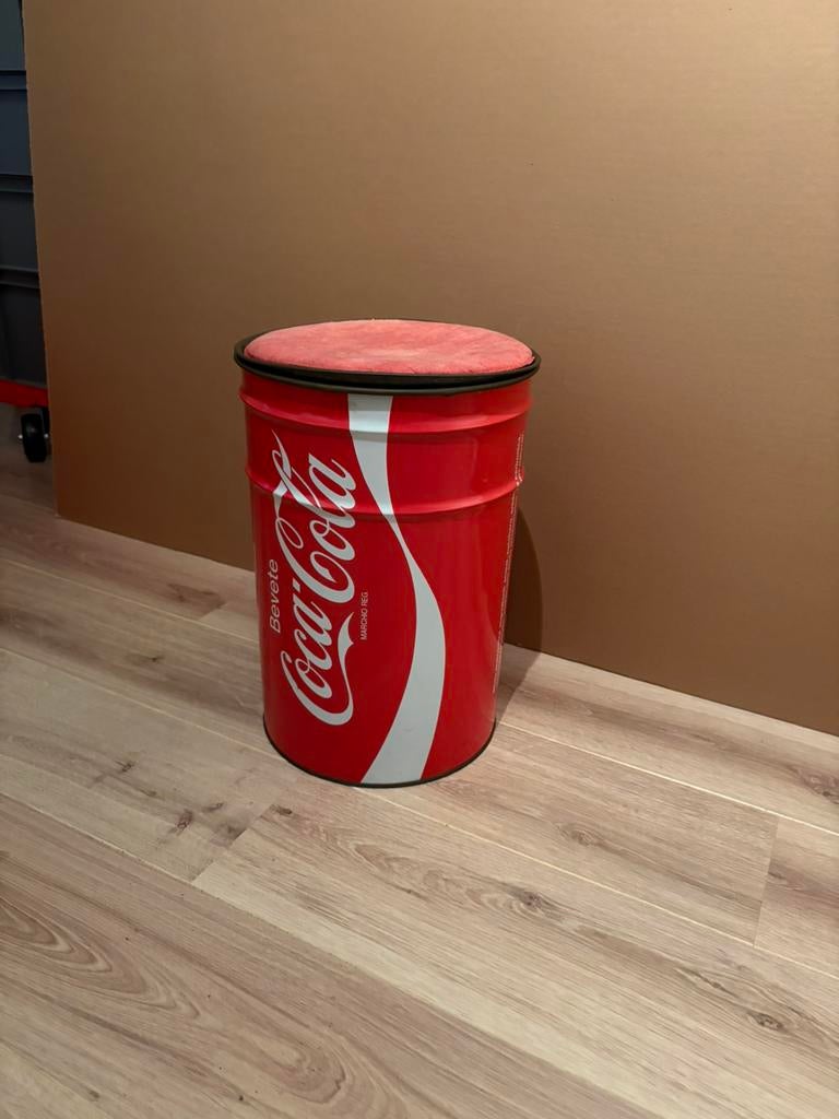 Coca cola vuilbak, Ophalen, Gebruikt