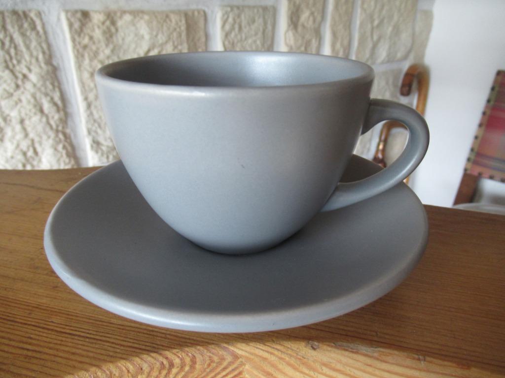 Une tasse grise + sous tasse Ø 9 cm ht 6,8 cm neuves, Ophalen of Verzenden, Nieuw