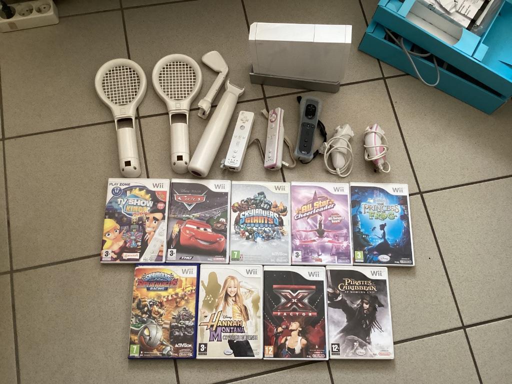 WII Pakket met 9 spelletjes en accessoires, Games en Spelcomputers, Ophalen of Verzenden, Met games