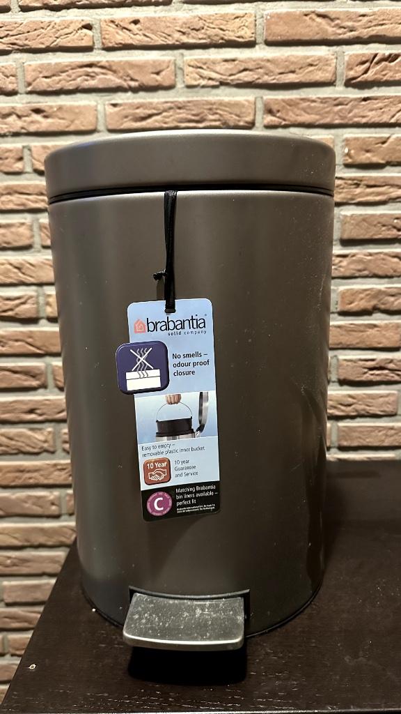 Brabantia afvalemmer 12l, Ophalen, Met pedaal, 50 tot 75 cm, Zo goed als nieuw