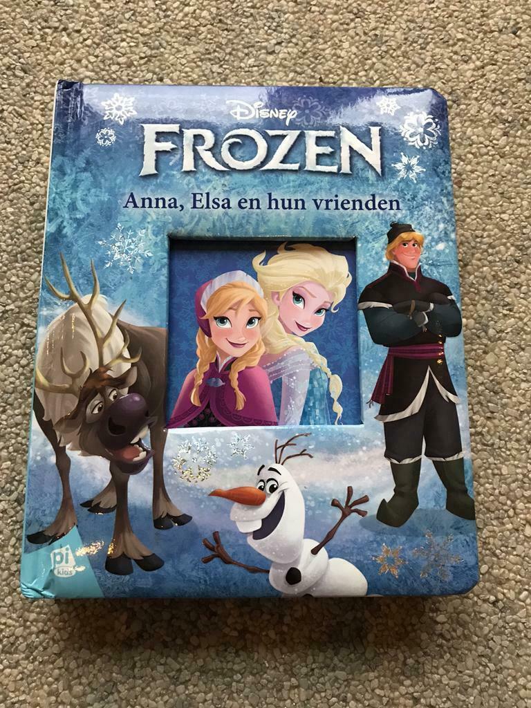 Te koop het boek Frozen, Boeken, Meisje, Ophalen of Verzenden, Zo goed als nieuw, Voorleesboek