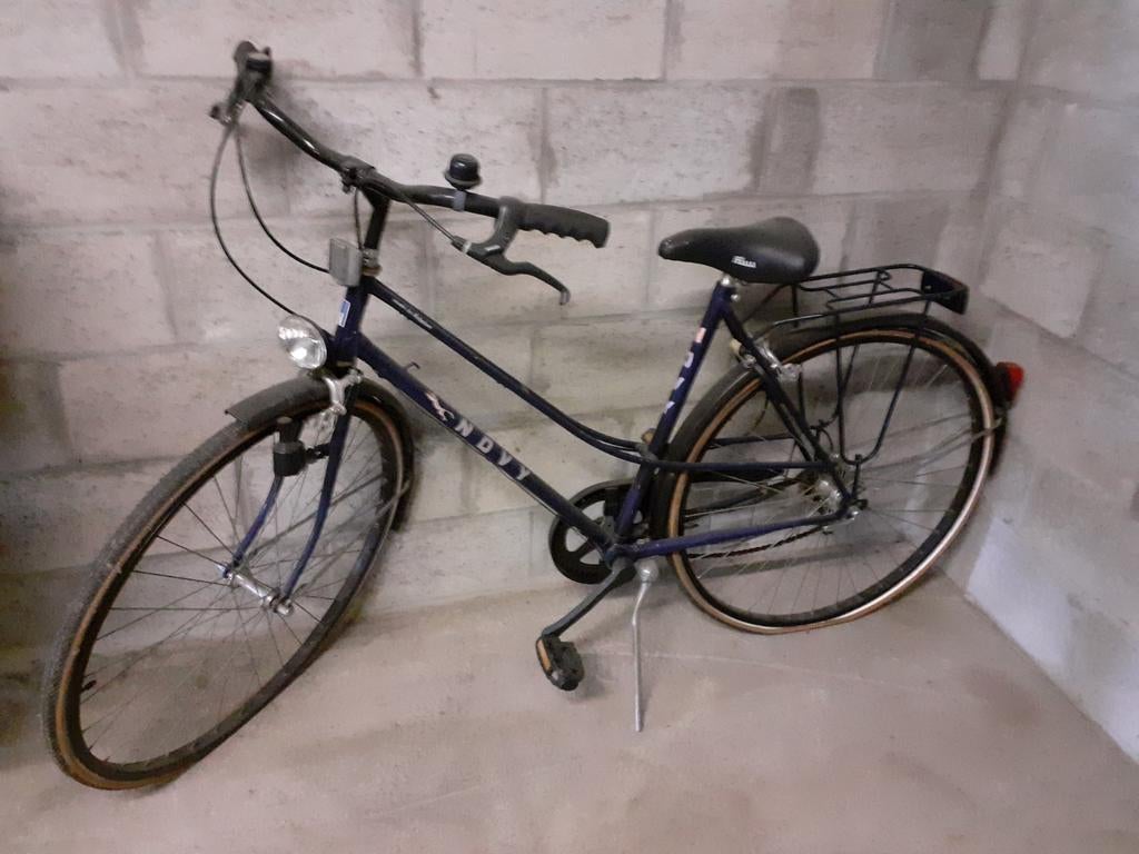 Vélo  Novy femme ., Enlèvement