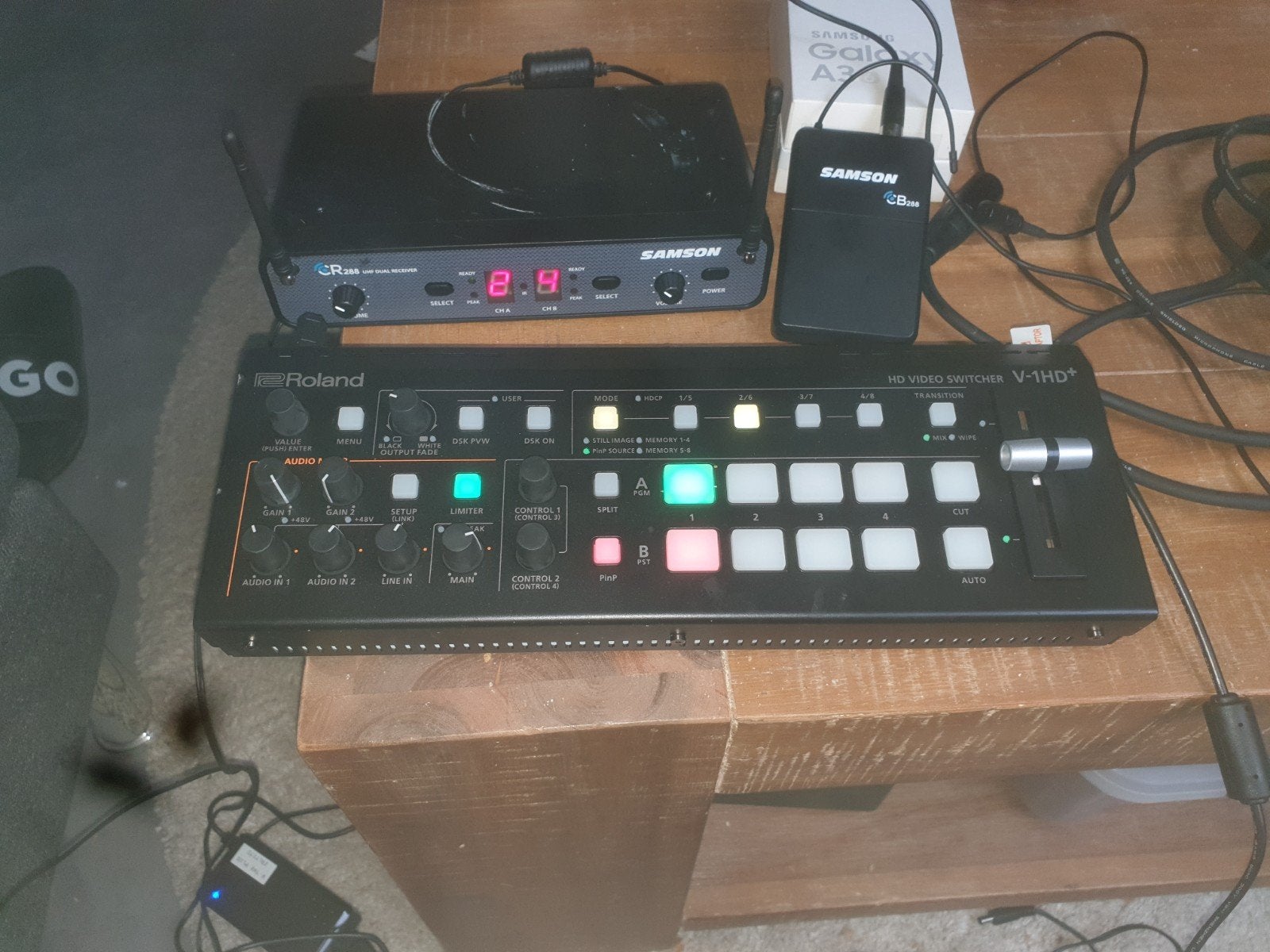 Studio tv radio, Musique & Instruments, Enlèvement ou Envoi, Comme neuf, Roland