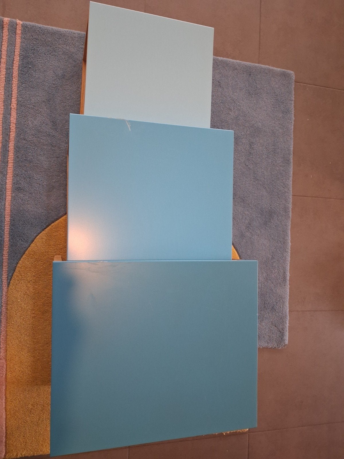 3 tables basses emboîtées bleues (métal laqué), Enlèvement, Métal