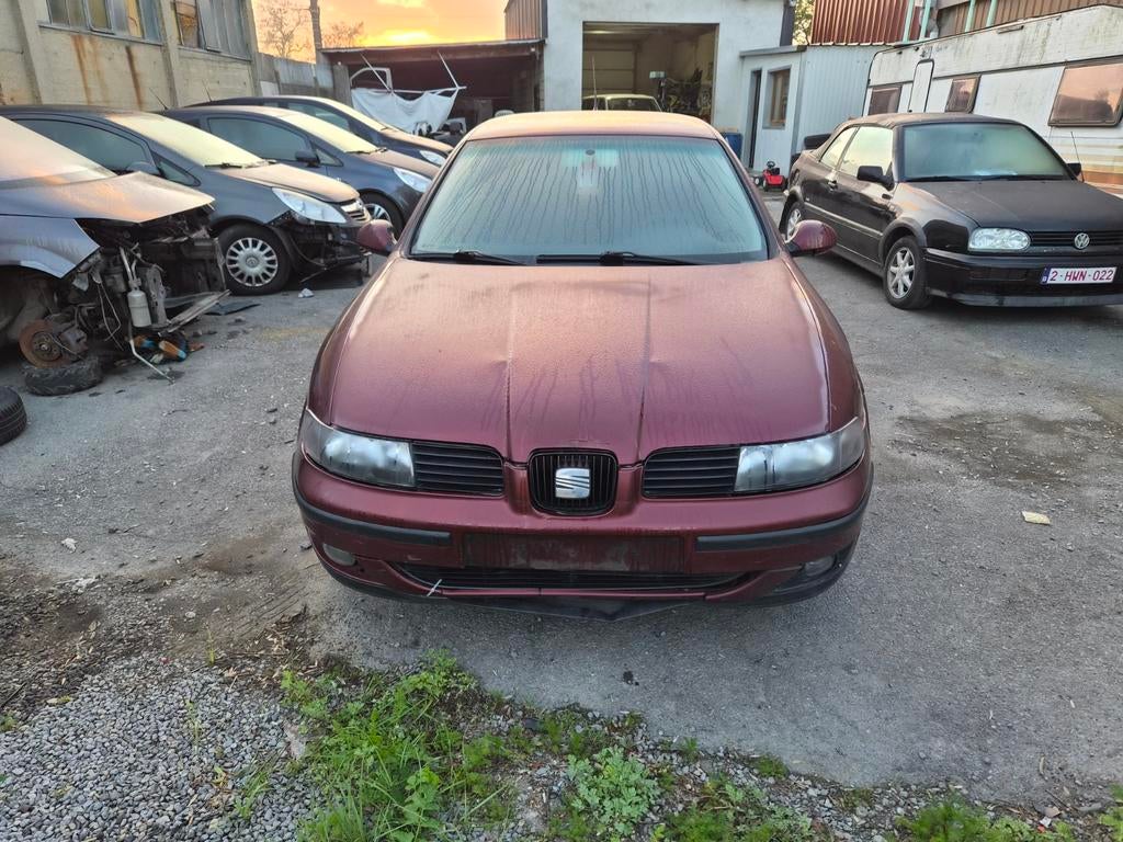 Seat toledo 2004 16i, Rouge, Boîte manuelle, Noir, 5 portes