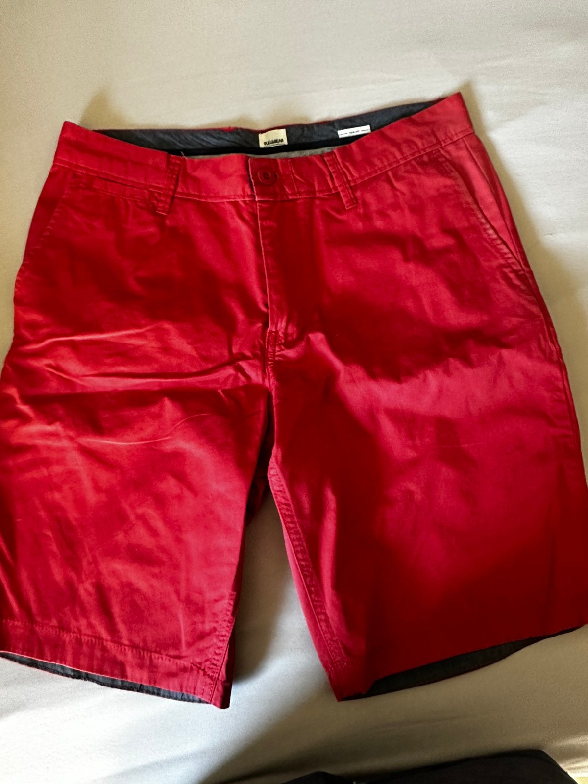 2 korte broeken van Pull & bear 40, Kleding | Heren, Broeken en Pantalons, Ophalen of Verzenden, Zo goed als nieuw, Maat 46 (S) of kleiner