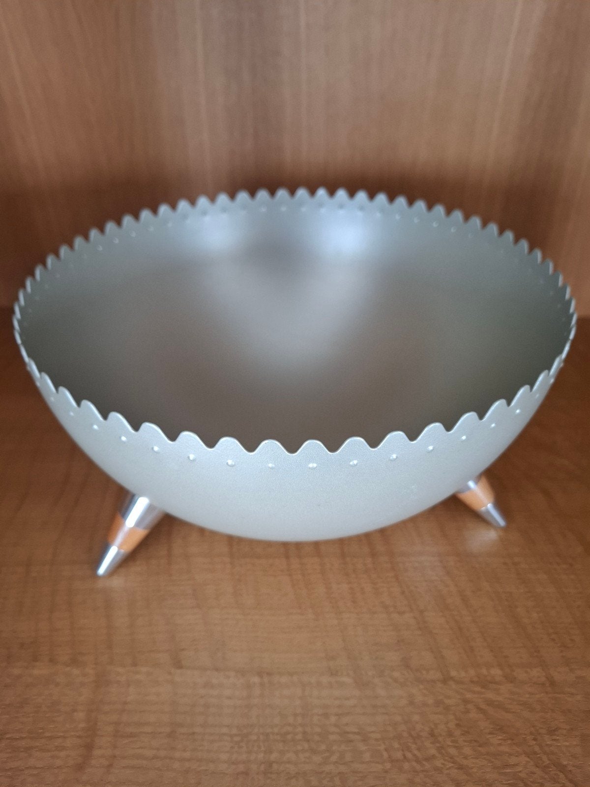 Alessi fruitschaal, Enlèvement