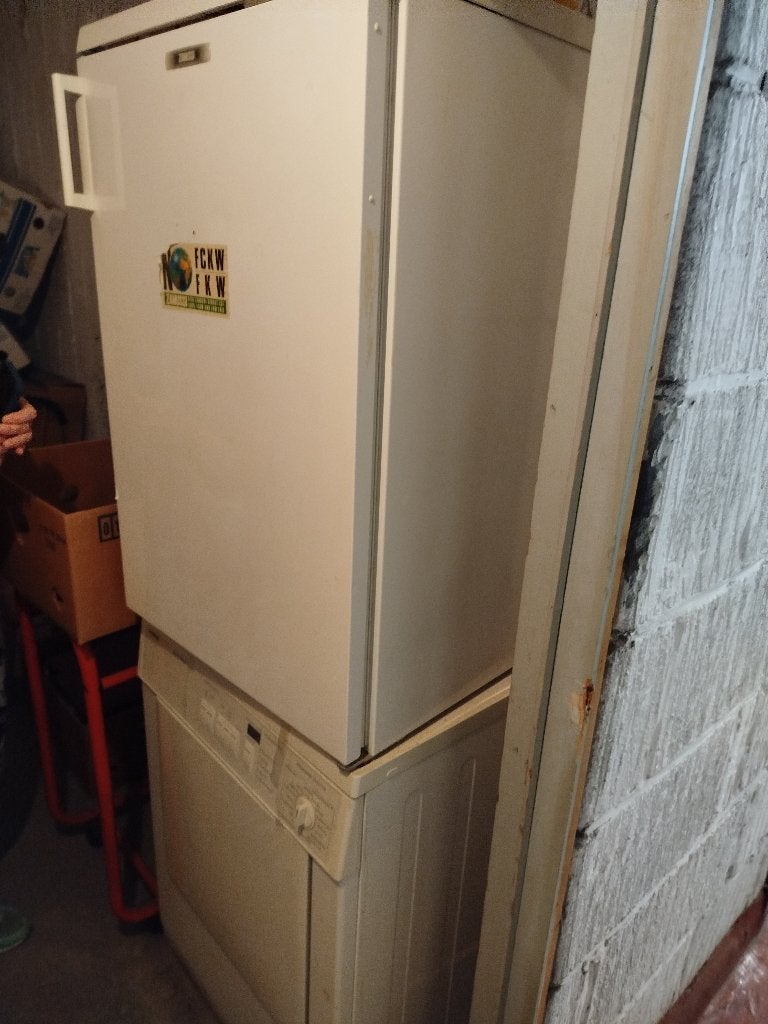 Congélateur et lave linge à donner, Elektronische apparatuur, Wasmachines, Niet werkend, Bovenlader, 6 tot 8 kg, 90 tot 95 cm