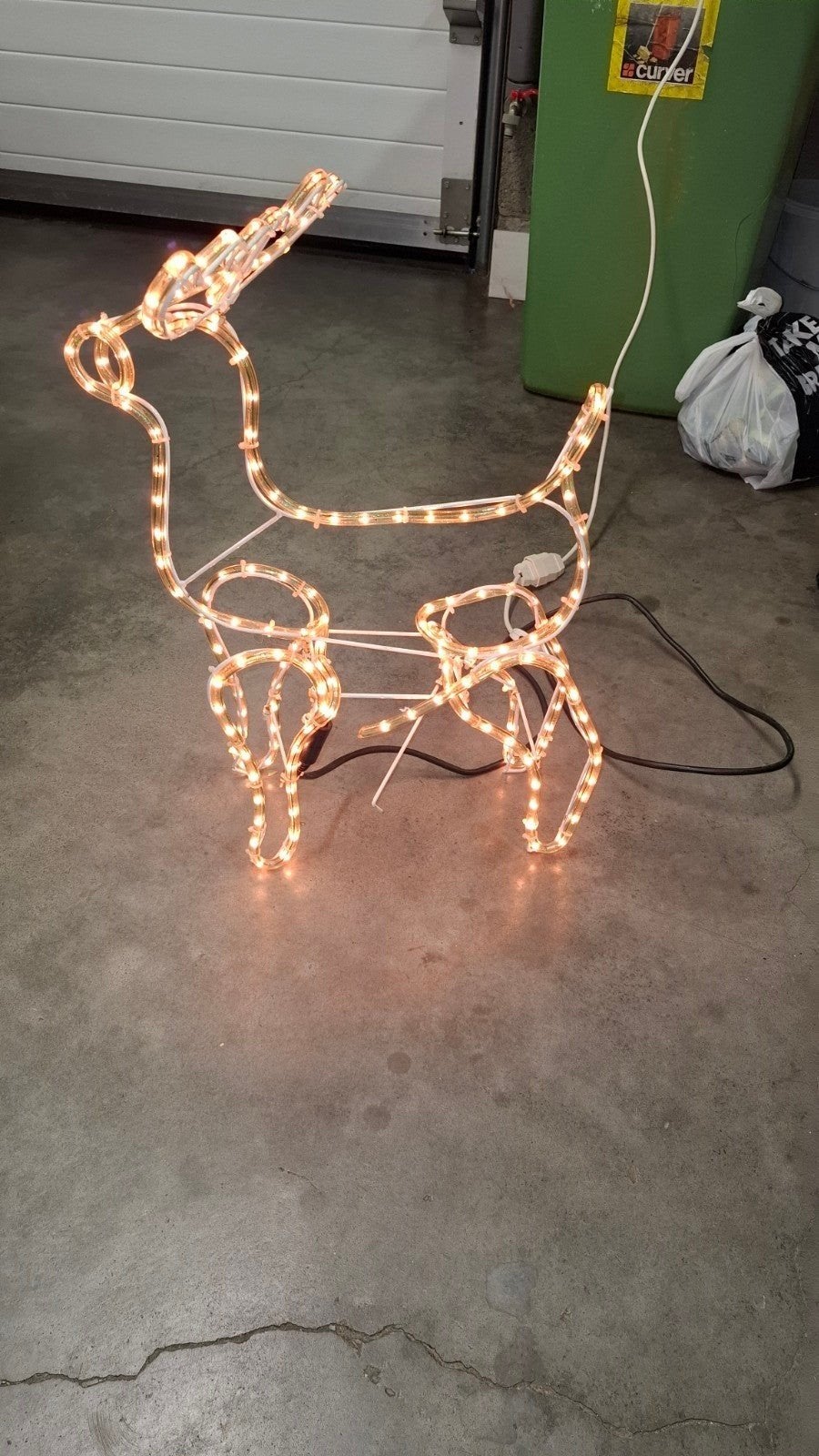 kleine ree voor buiten met verlichting en kerstman, Diversen, Ophalen