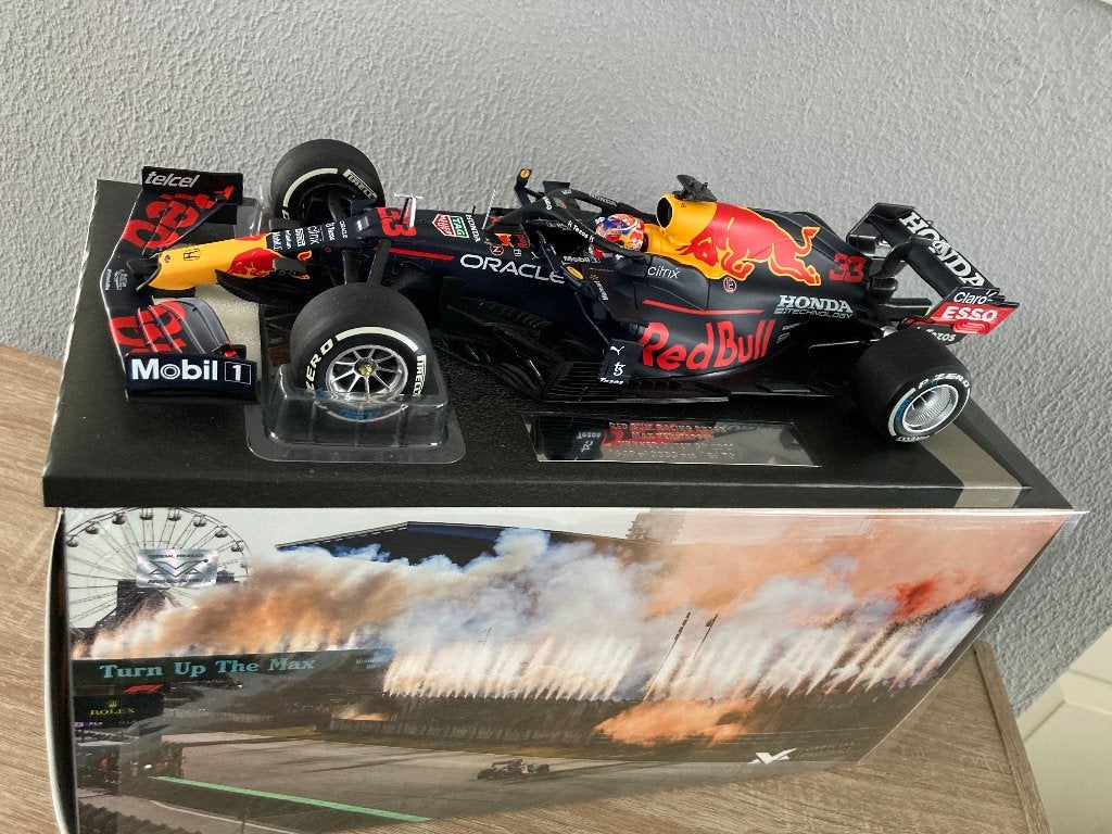 Max Verstappen editie 70 1:18 Winner Dutch GP 2021 RB16B, Verzamelen, Ophalen of Verzenden, Nieuw, Formule 1