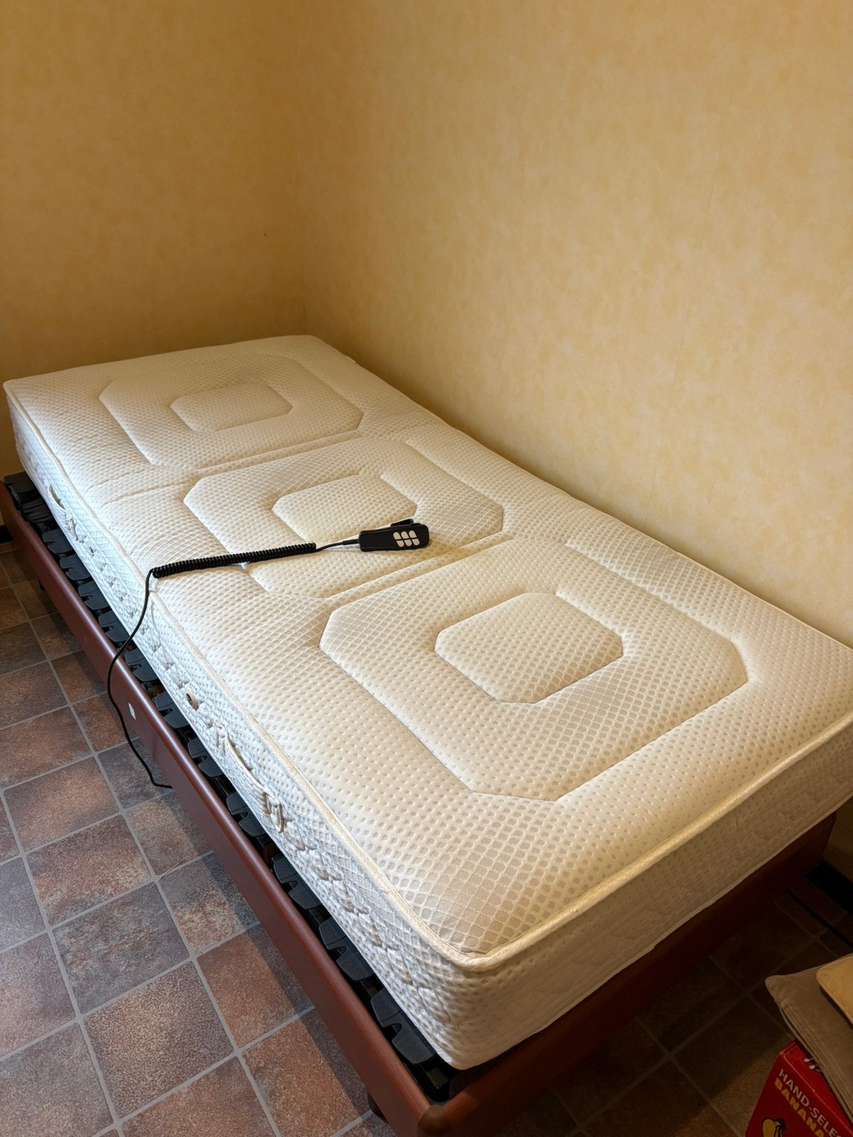 Lit avec télécommande + matelas, 90 cm, Matelas, Une personne, Enlèvement