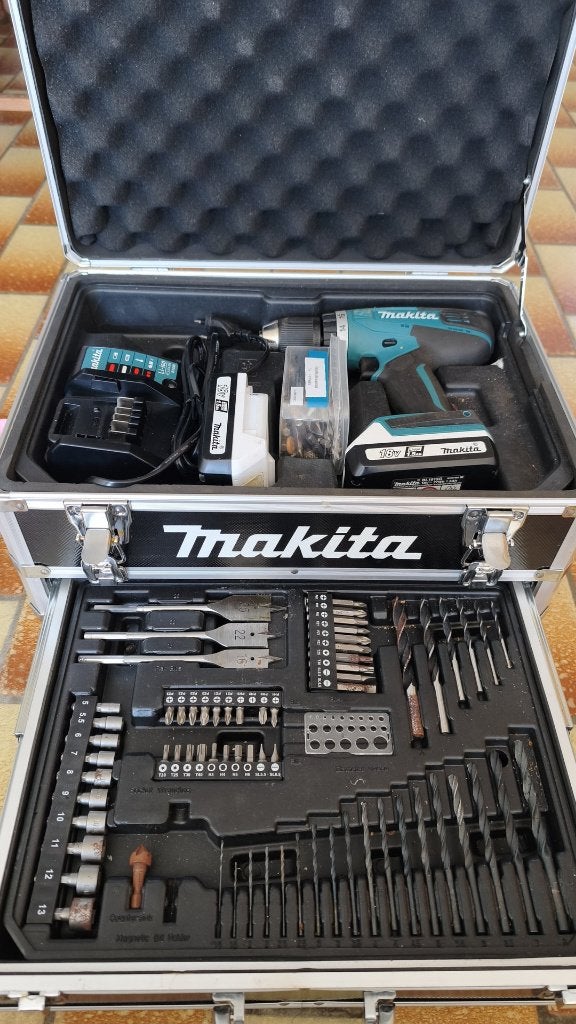 Perceuse-visseuse Makita DF457D 18V — avec accessoirs, Vitesse variable, Enlèvement, Utilisé, Perceuse