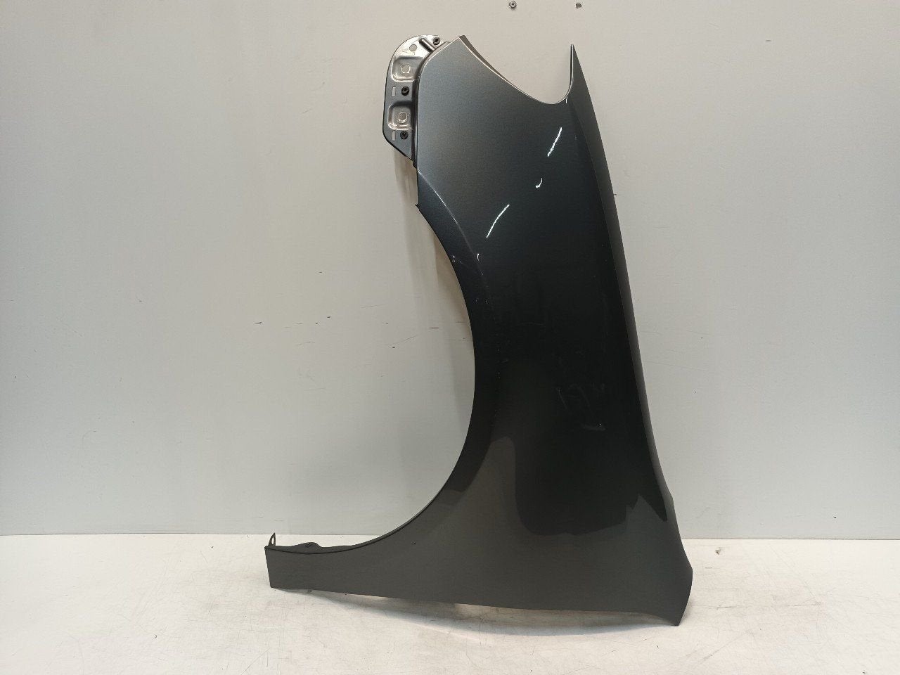 Spatbord links voor Volkswagen Golf, Auto-onderdelen, Onderdelen@venauto.nl, Van der Ven Autorecycling B.V., Gebruikt, Ettenseweg 76, 4706 PB Roosendaal, The Netherlands