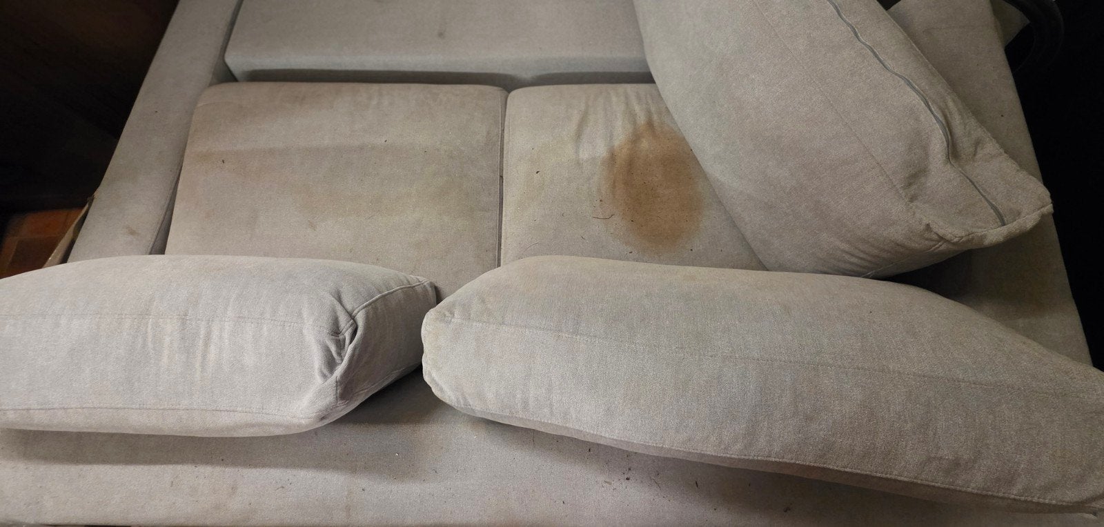 Chateau d'Ax sofa -  (stain / needs cleaning), Huis en Inrichting, Ophalen, Gebruikt, Stof
