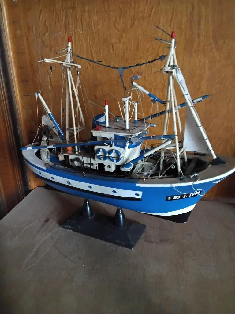 Ancienne maquette bateau de peche , belge, Enlèvement ou Envoi, Utilisé