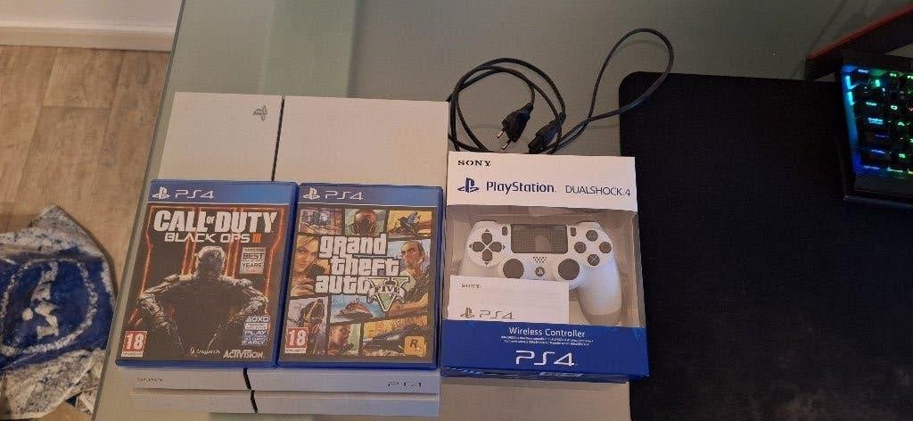 PlayStation 4 met nieuwe controller, GTA V en Black Ops 3, Games en Spelcomputers, Ophalen of Verzenden, Met 1 controller, Original