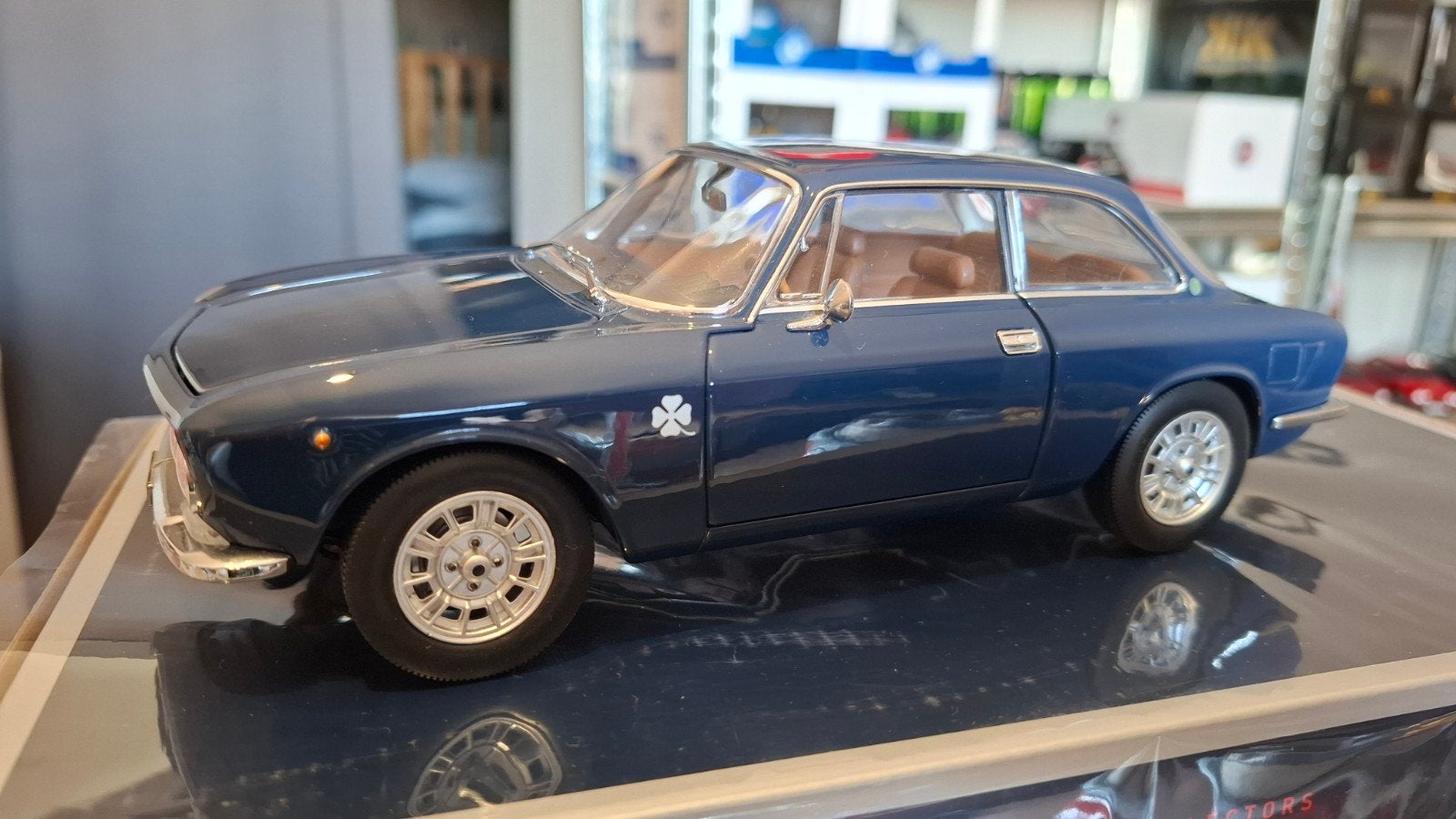voiture miniature 1 18, Enlèvement ou Envoi, Comme neuf, Voiture, Norev