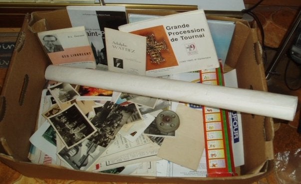 Tournai : lot de cartes postales, photos, documents, livres, Enlèvement