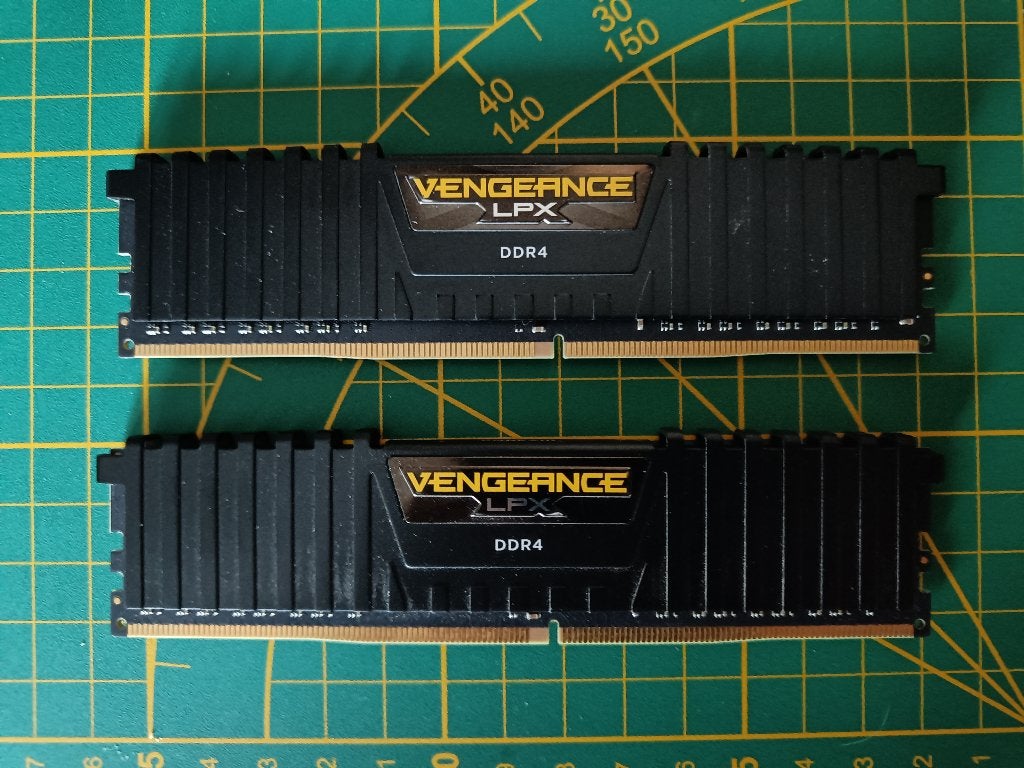2X8gb DDR4 2400MHz, Gebruikt, DDR4, Ophalen of Verzenden, Desktop