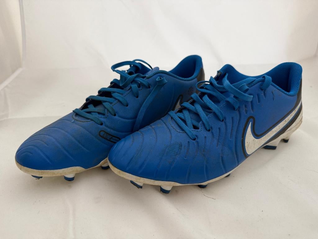 Nike voetbalschoenen maat 42, Sport en Fitness, Ophalen of Verzenden, Zo goed als nieuw, Schoenen