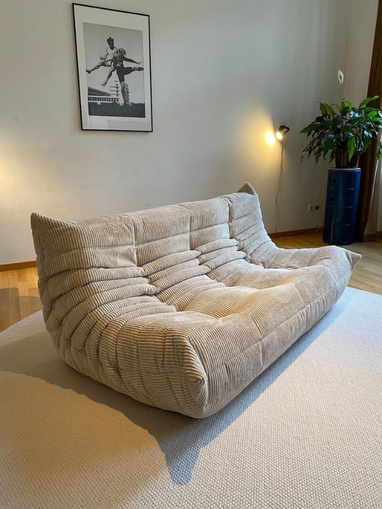 Ligne Roset Togo – Canapé Sofa 3 Places Velours Côtelé Beige, Trois personnes, 100 à 125 cm, Comme neuf, Knoll vitra artifort sede b&b italia cassina mid century modern