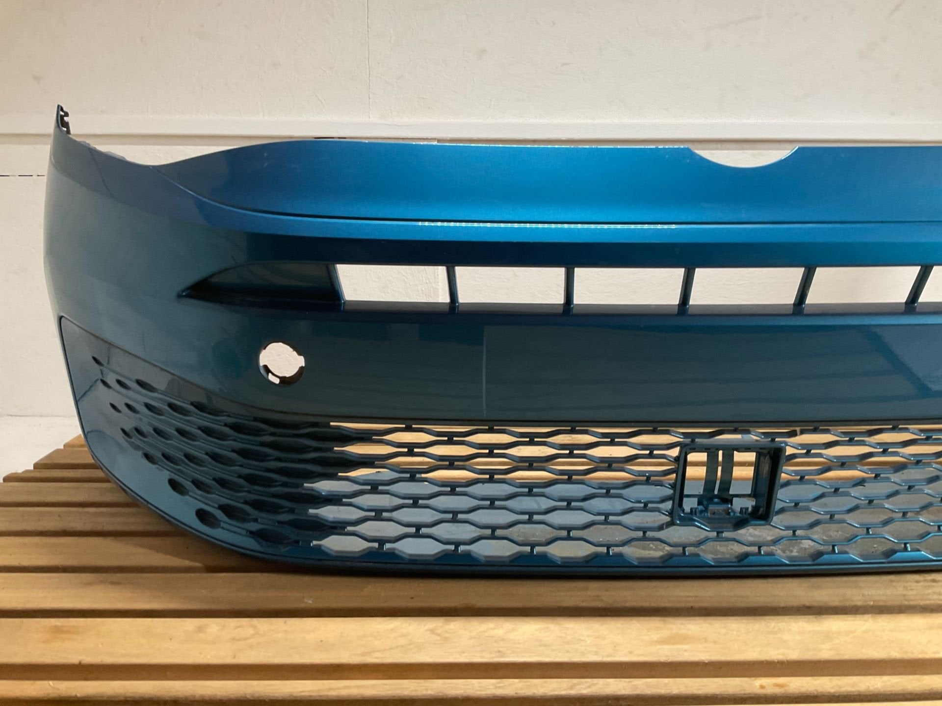 Bumper Volkswagen CADDY 2K7 2K7807221A 2021+ LAK blauw, Gebruikt, Volkswagen AG, Vw@volkswagen.de, Bumper