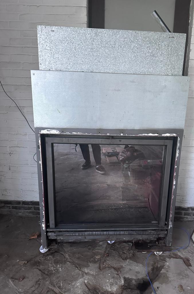 Moderne inbouwhaard met natuursteen – te koop, Doe-het-zelf en Bouw, Ophalen of Verzenden, Zo goed als nieuw