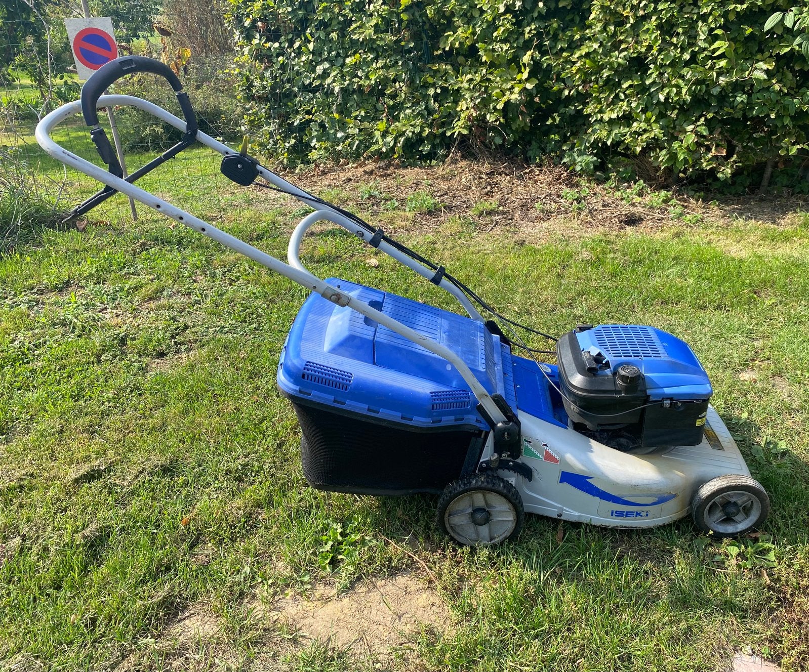 Tondeuse autotracté ISEKI, Enlèvement, Comme neuf