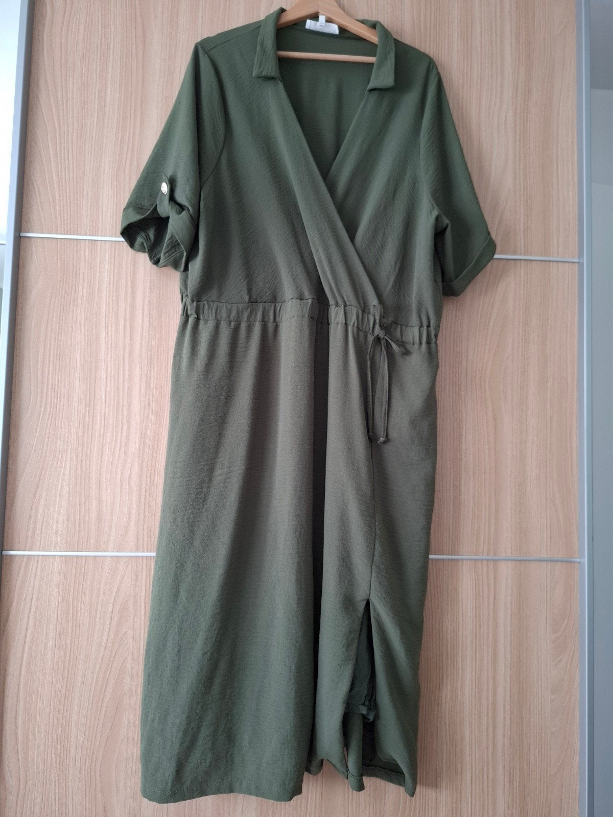 Kakigroen kleed maat 48, Kleding | Dames, Lola & Liza, Maat 46/48 (XL) of groter, Ophalen of Verzenden, Gedragen