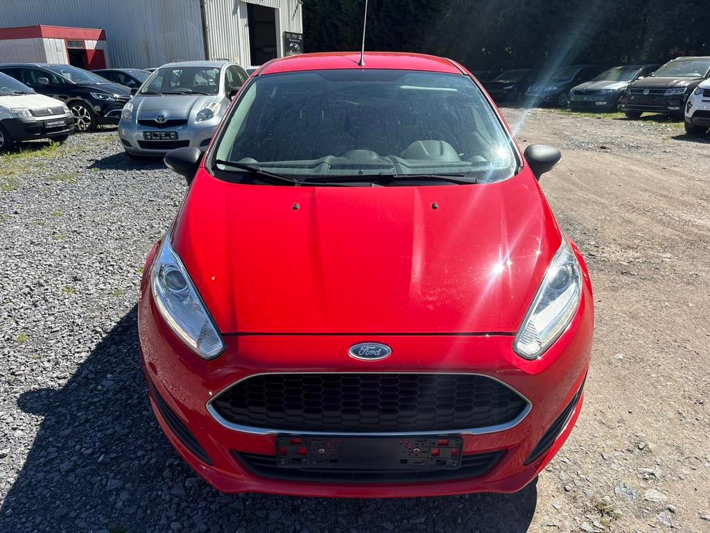 Ford Fiesta 1.0i Essence - 165.000 km - 74 kw, Auto's, Voorwielaandrijving, Dealer onderhouden, Stof, Bedrijf