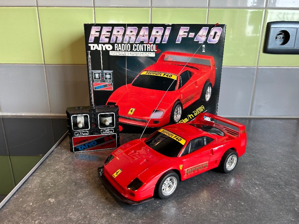 Taiyo Ferrari F-40, Hobby & Loisirs créatifs, Modélisme | Radiocommandé & Téléguidé | Voitures, Neuf, Enlèvement ou Envoi, Voiture on road