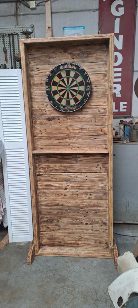 Darts standaard in gebrand grenenhout, Sport en Fitness, Darts, Ophalen