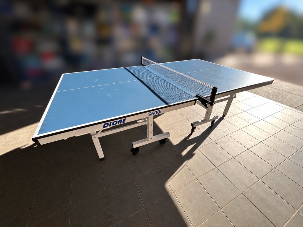 Dione S600i pingpongtafel – inklapbaar + net en hoes, Sport en Fitness, Ophalen, Gebruikt, Tafel Indoor, Inklapbaar