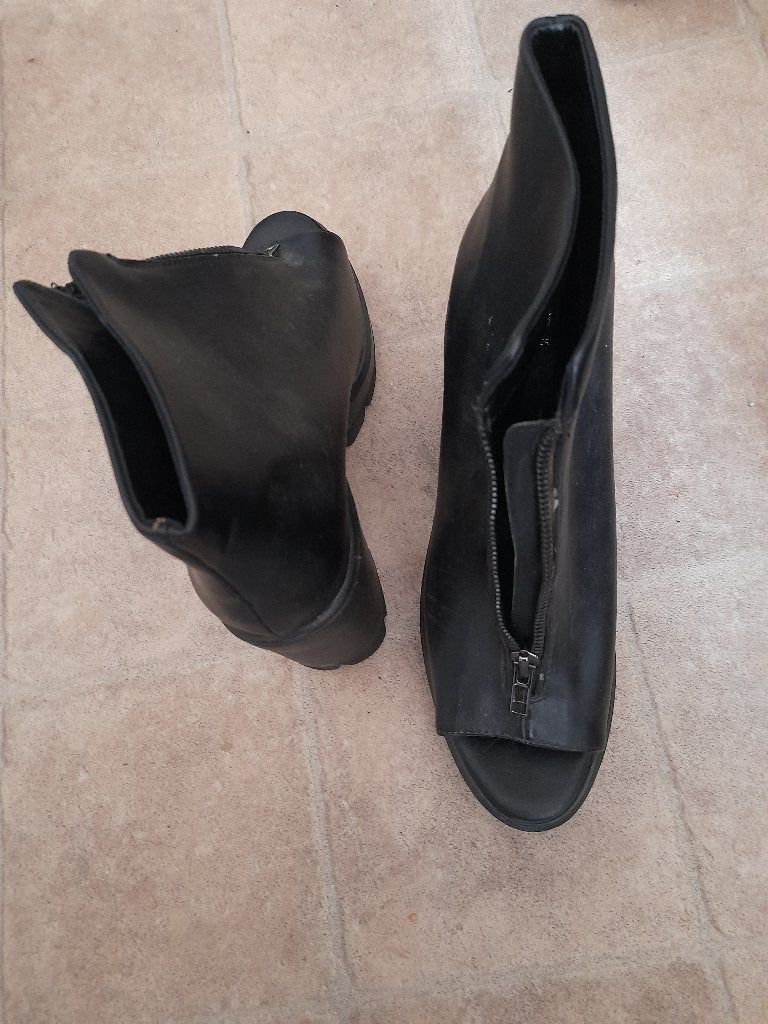 A vendre chaussures, Enlèvement ou Envoi, Neuf