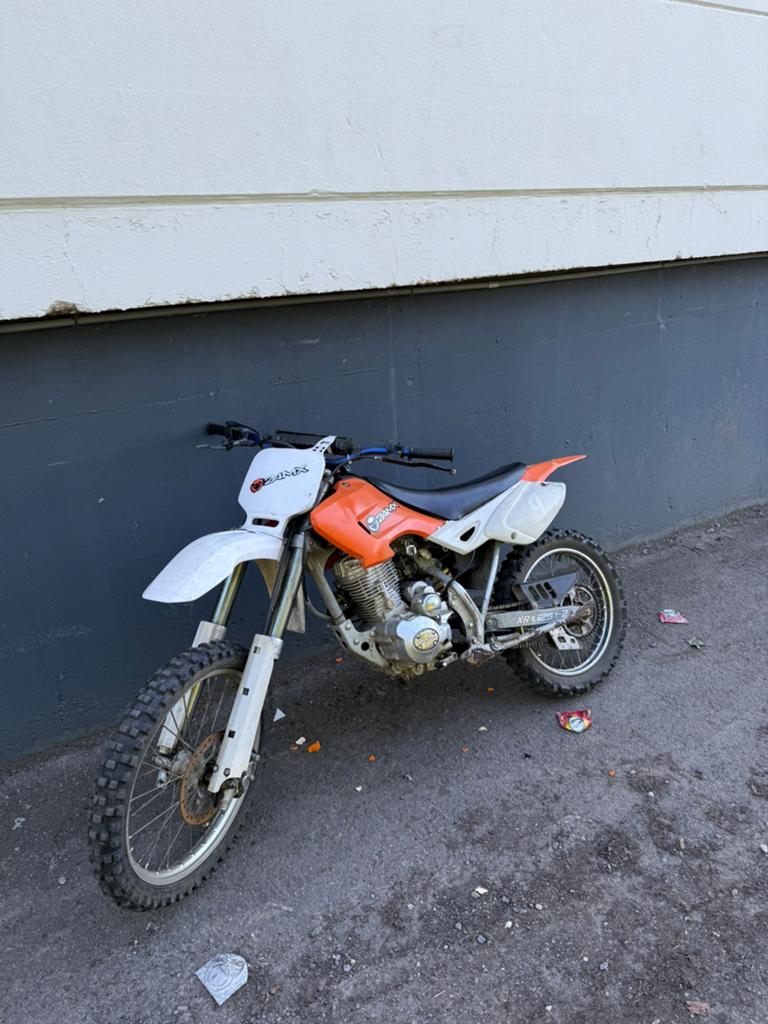 Moto cross 125cc, Enlèvement, Comme neuf