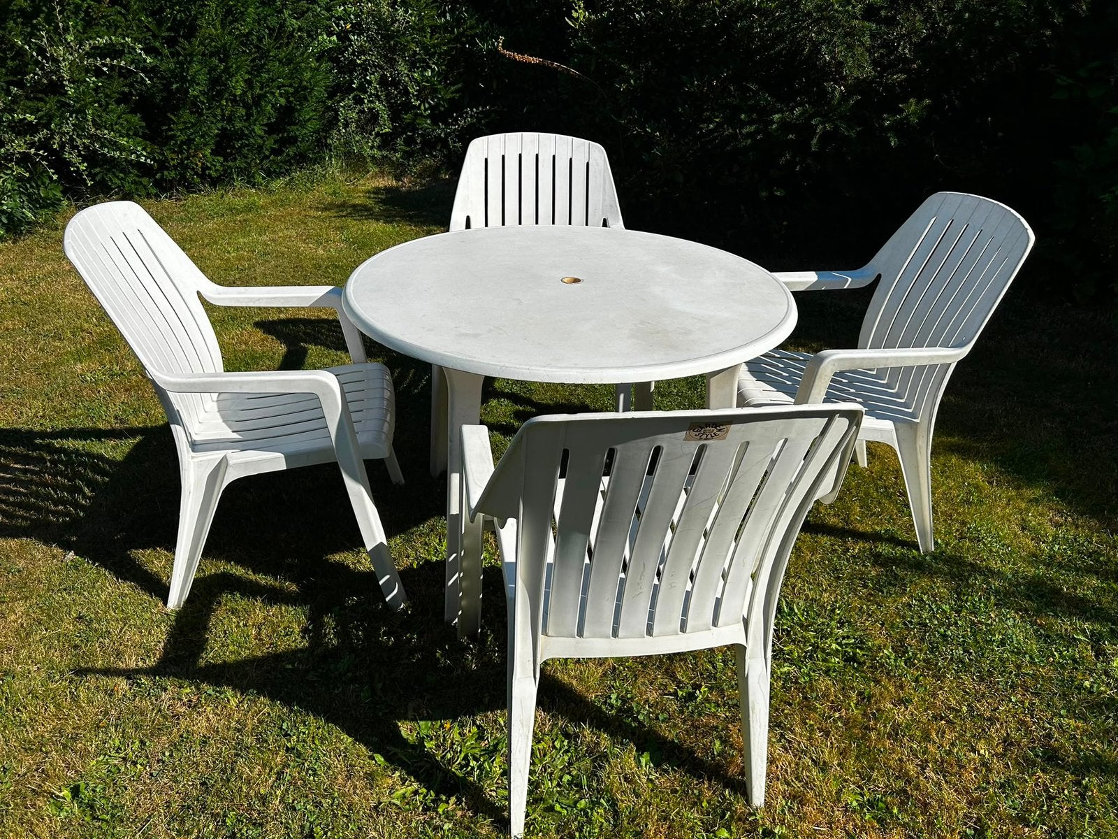Tuinset wit, Tuin en Terras, Ophalen, 4 zitplaatsen, Kunststof, Gebruikt