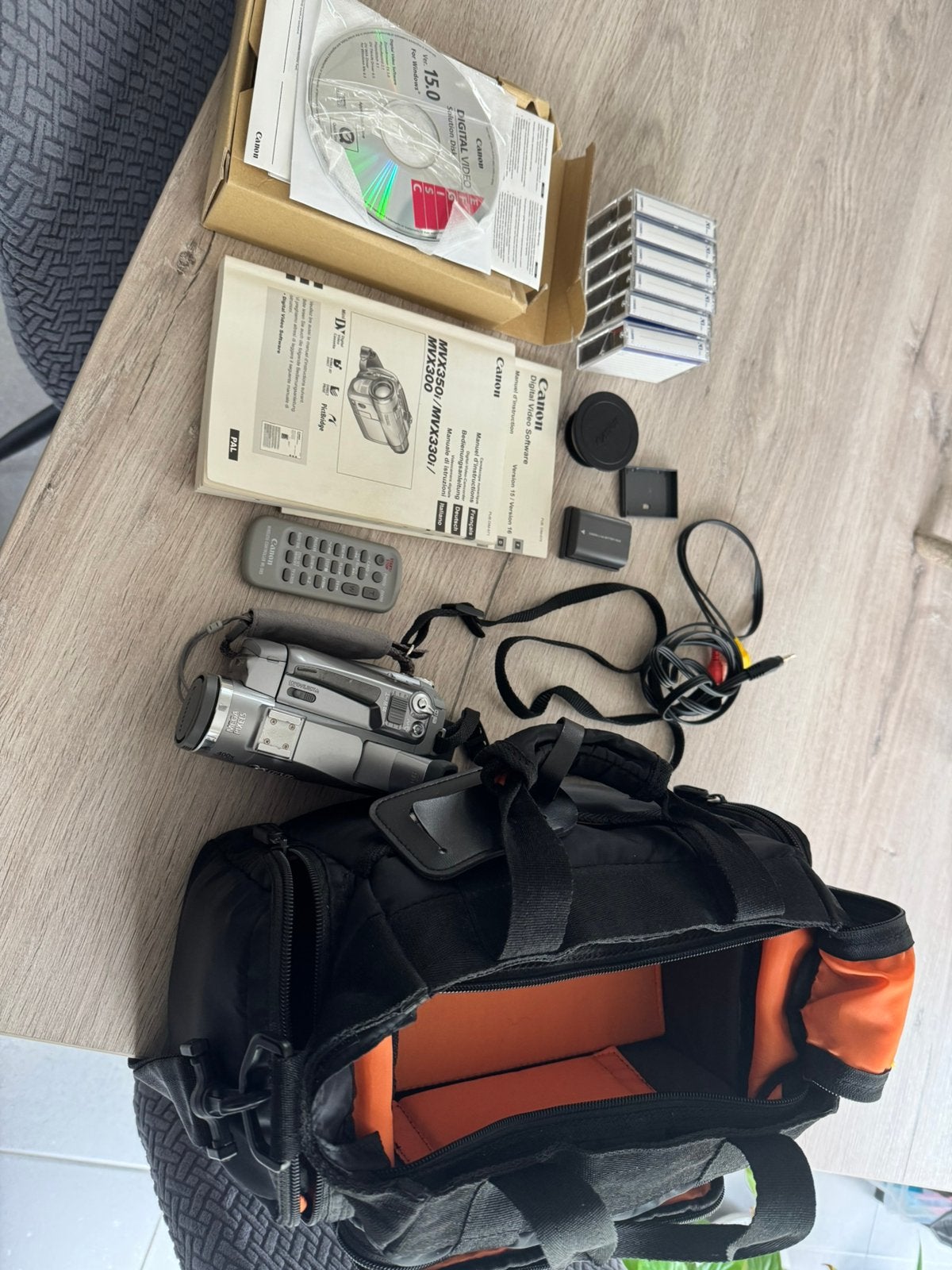 Caméscope numerique Canon MVX350i + sac bandoulière, TV, Hi-fi & Vidéo, Canon, Caméra, Comme neuf, Enlèvement