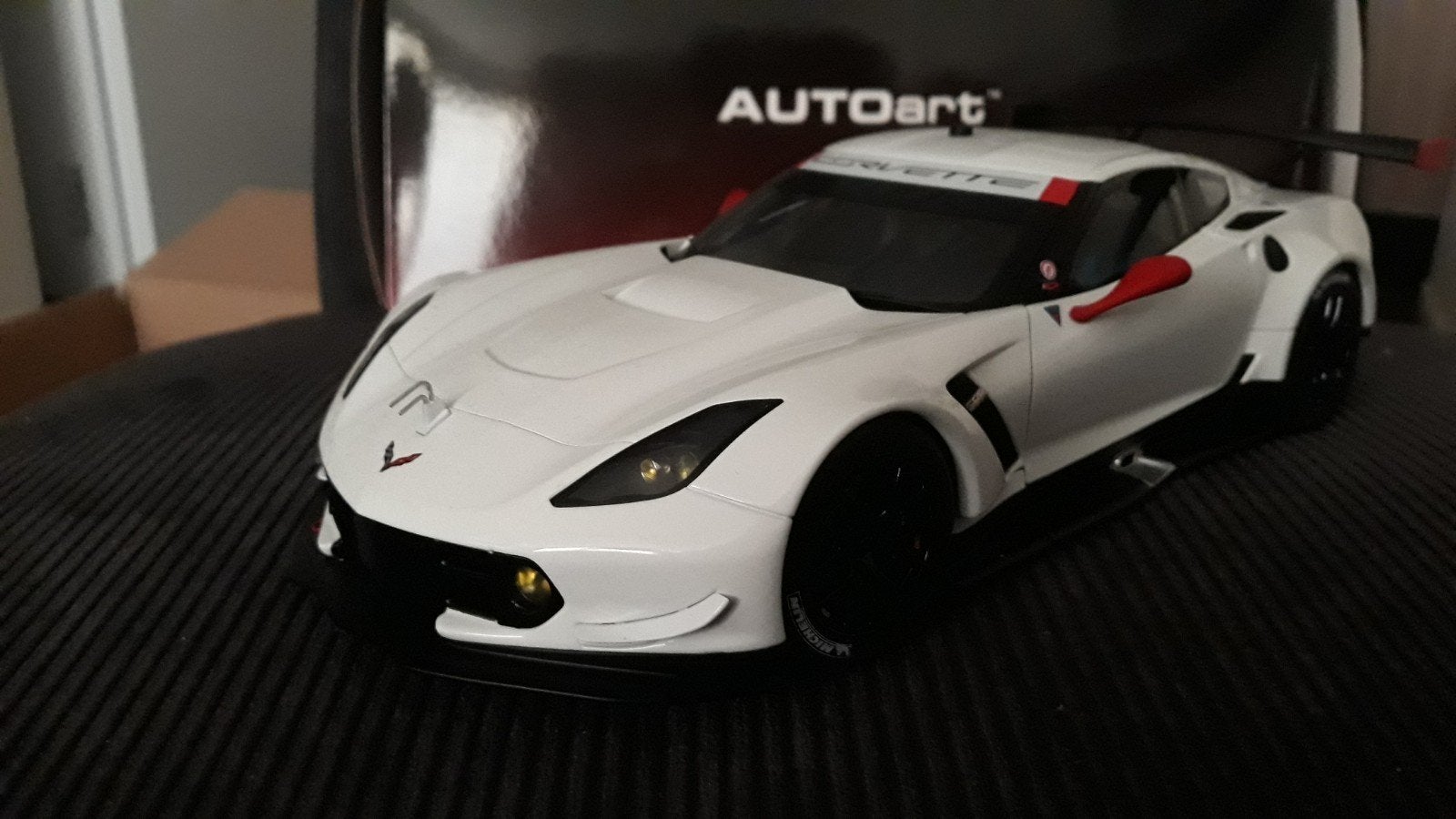 Autoart 81650 Corvette C7 R 1/18, Hobby & Loisirs créatifs, Voitures miniatures | 1:18, Comme neuf, Voiture, Autoart, Enlèvement ou Envoi