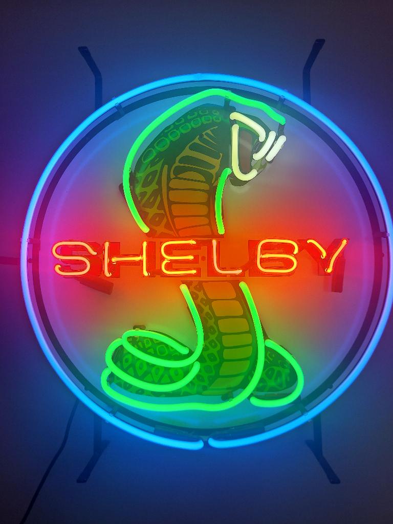 Neon Shelby, Collections, Marques & Objets publicitaires, Comme neuf, Table lumineuse ou lampe (néon), Enlèvement