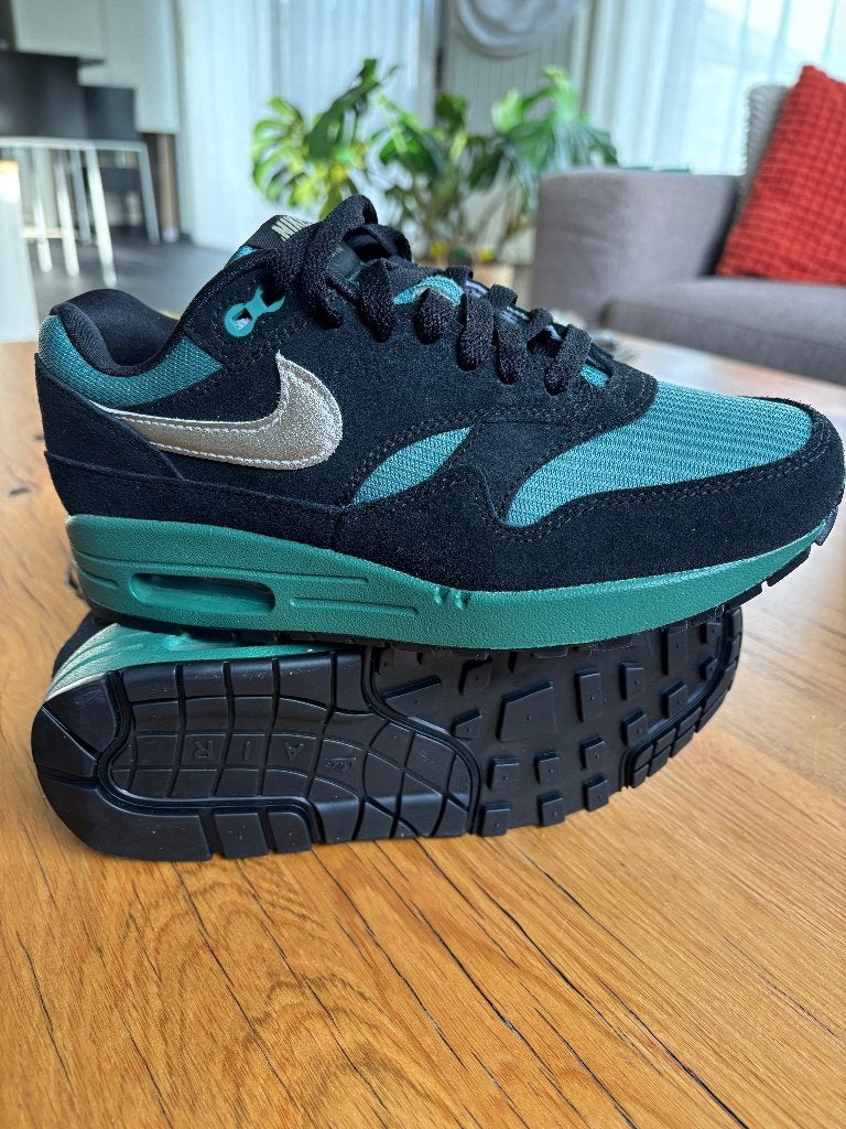 Dames sneakers Nike Air Max 1 maat 37,5 (W 6.5 US), Kleding | Dames, Schoenen, Ophalen, Zwart, Nieuw, Sneakers