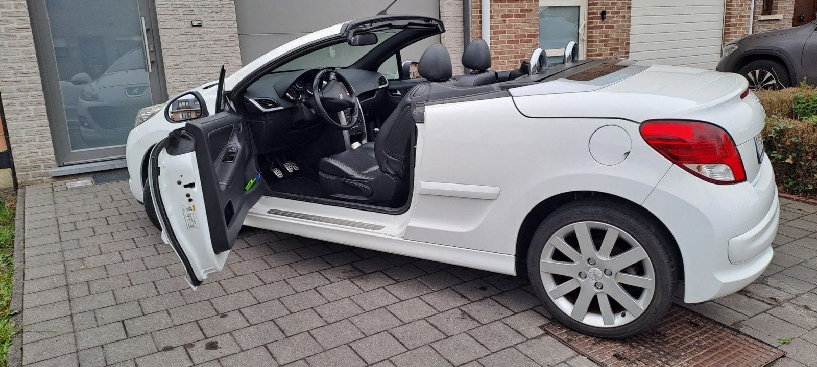 Peugeot 207  cabrio 1.6 benzine, Auto's, Euro 5, Particulier, Te koop, Benzine