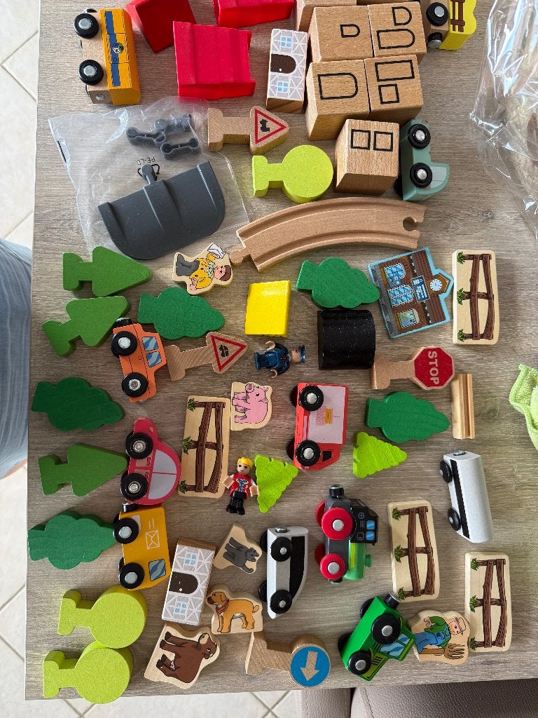 Verschillende houten treinsets en toebehoren van Ikea / Lidl, Enlèvement, Utilisé