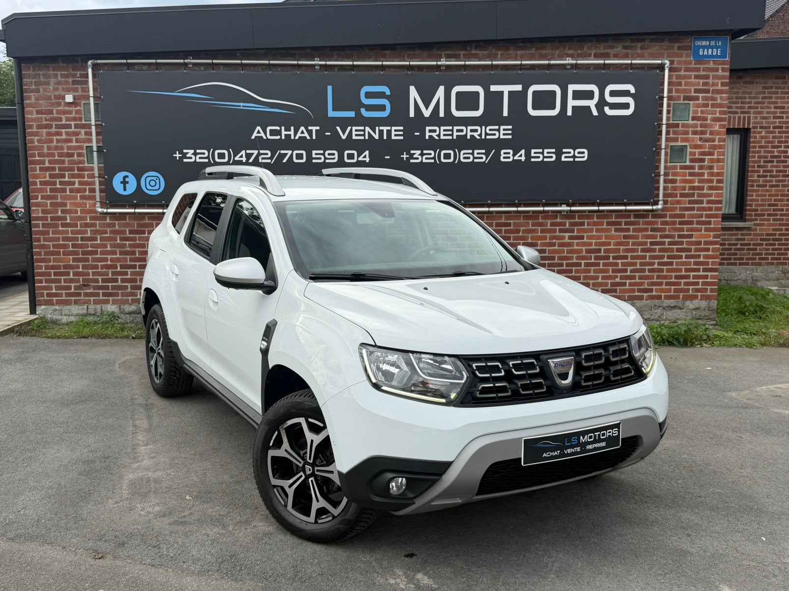 Dacia Duster PRESTIGE*1ERPRO*VOLLEDIGE OPTIES! *, Auto's, Dealer onderhouden, 4 cilinders, Duster, Wit