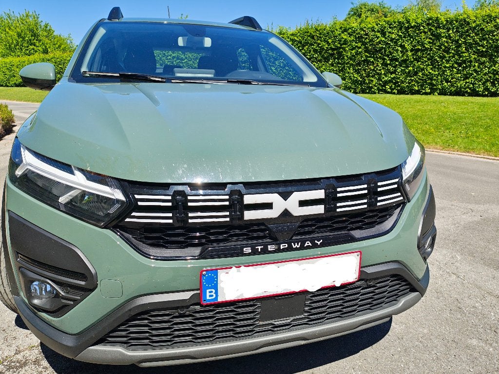 Dacia Sandero 04/24 - 15 000 km Stepway Expression, Auto's, Leder en Stof, 90 cc, 5 deurs, Particulier