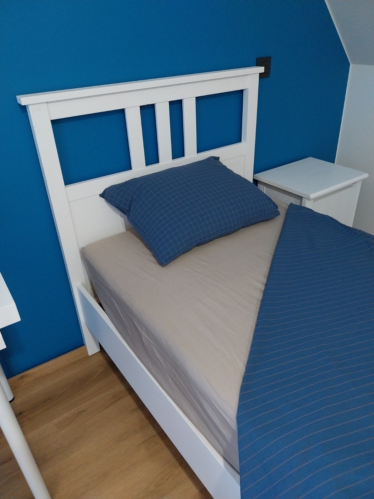 Eenpersoonsbed IKEA + lattenbodem - 2 stuks, Ophalen, 90 cm, Eenpersoons, Wit