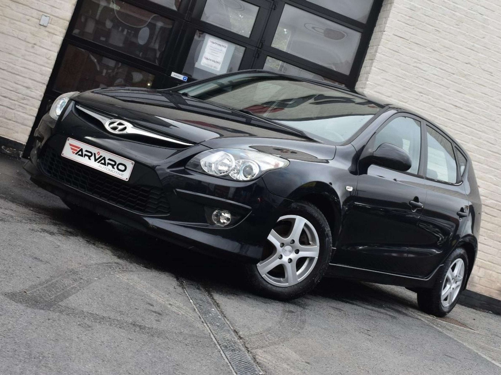 Hyundai i30 1.4i Lounge / PDC / Airco / Topstaat / 1e Eig /, Auto's, Voorwielaandrijving, Euro 5, Gebruikt, Zwart